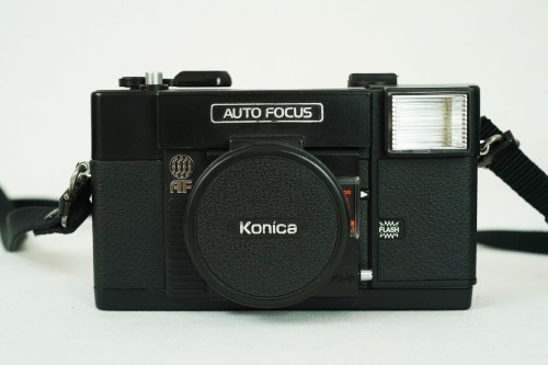 Appareil photo Konica C35 AF - la première mise au point automatique compact (AF)