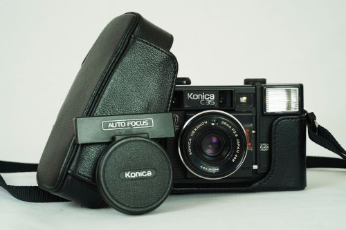 Camera Konica C35 AF - the first compact auto-focus (AF)