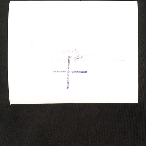 Fotografía positivada de un Mutoscopio (Mutoscope) de salón o sobremesa con el mecanismo interior al descubierto.
