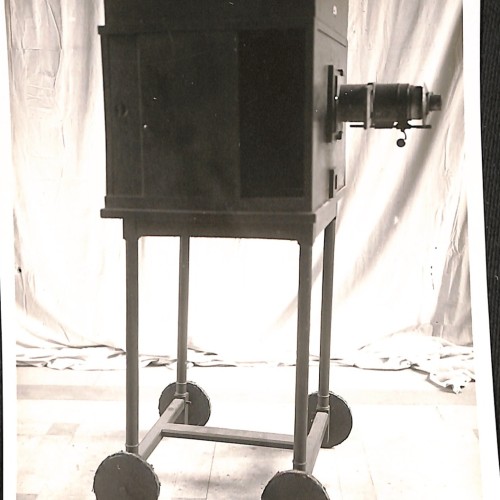 Fotografía: Phantascope de Robertson (reproducción del aparato conservado en el Musée des Arts et Métiers de París).