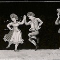 Placa o tarjeta fotográfica apaisada de carácter histórico-cinematográfico