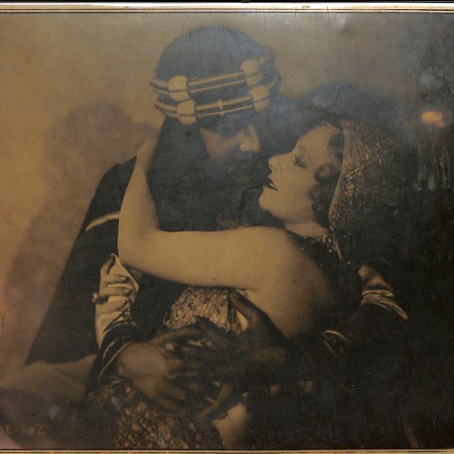 Tarjeta coleccionista: "Un descanso de Norma Shearer" (Serie A, Núm. 30: Los artistas cinematográficos en la intimidad).