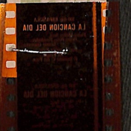 Fragmento de celuloide cinematográfico (35mm): "La canción del día" (Films Española).