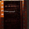 Fragmento de celuloide cinematográfico (35mm): "La canción del día" (Films Española).
