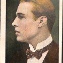 Cromo publicitario comercial de la serie "Artistas y Películas", Serie A, número 100 ("Rodolph Valentino").