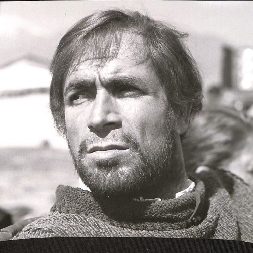 Fotografía fija de rodaje (retrato en primer plano de actor protagonista) de La Araucana.