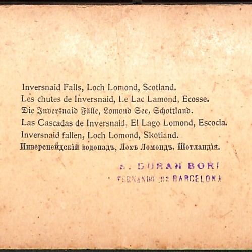 Tarjeta estereoscópica de las cascadas de Inversnaid en Loch Lomond, Escocia, por Underwood & Underwood, 1899.