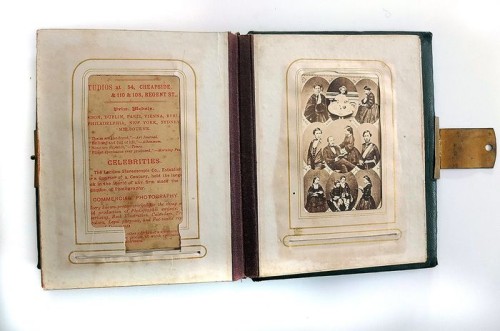 Album Art Nouveau avec 26 cartes de visite