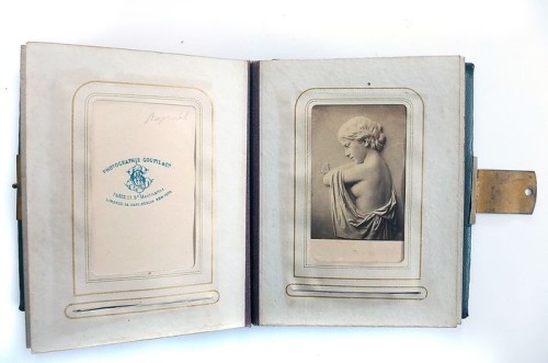 Album Art Nouveau with 26 cartes de visite