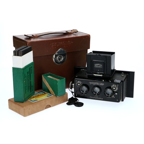 Voigtländer stereo camera complete with case, plates and chassis