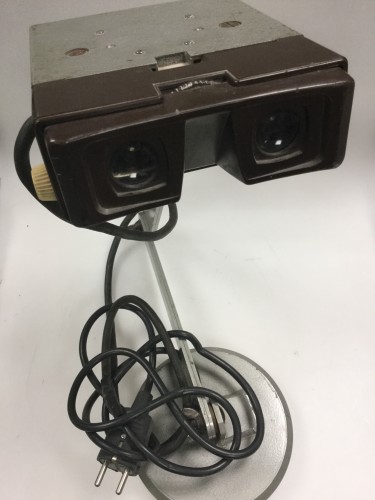 Stereo viewer with metal foot A.C.: WATT