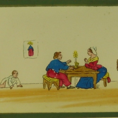 Placa de linterna mágica de gran formato, pintada a mano, que representa una escena costumbrista de una familia humilde en un in
