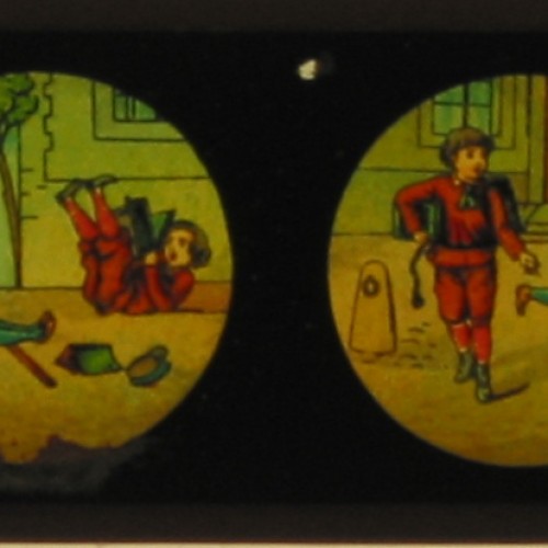 Placa de Linterna Mágica de Gebrüder Bing (G.B.N.) con una secuencia narrativa infantil sobre escolares traviesos.