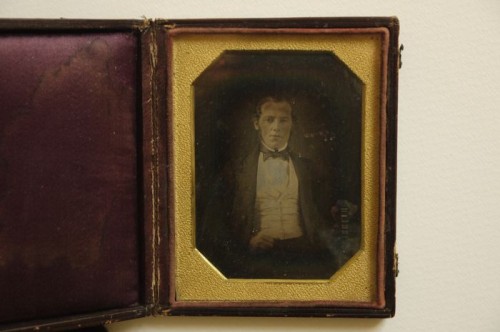 Daguerréotype homme avec un livre, ca. 1850