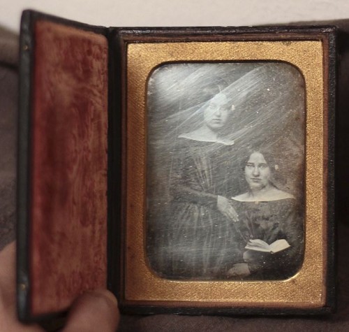 Daguerreotype Two young men with a book, 1850's