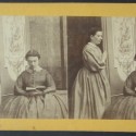 Tarjeta estereoscópica de dos mujeres en un interior, época de la crinolina
