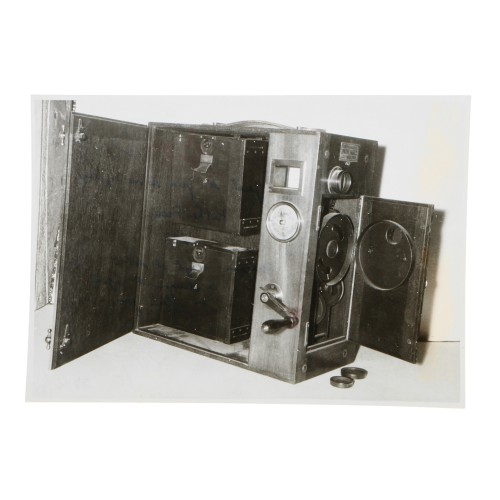 Set Fotografias aparatos cinematograficos y fotograficos - Archives Maurice Beddy