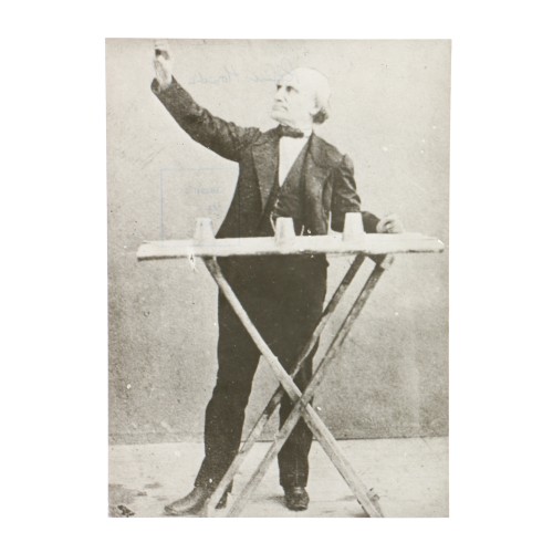 Set Fotografias aparatos cinematograficos y fotograficos - Archives Maurice Beddy