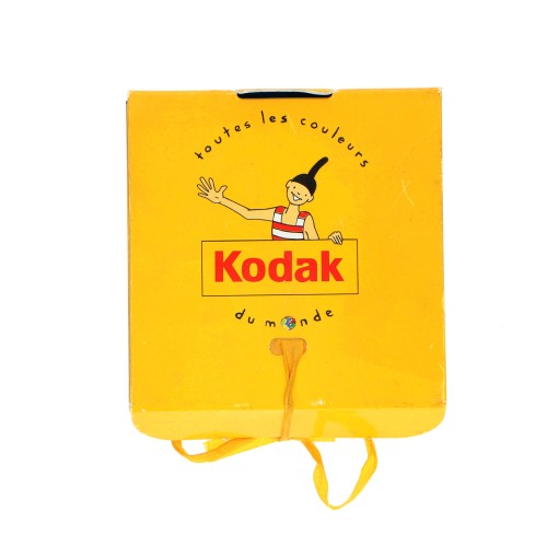 Collection de broches tout monde couleurs kodak