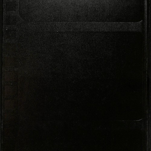 Libro 'Historia Universal del Cine', encuadernación negra simulando un fotograma