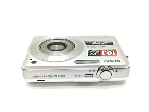Appareil photo numérique compact Casio EX-Z1050 va de pair avec adaptadoe 61