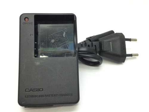 Appareil photo numérique compact Casio EX-Z1050 va de pair avec adaptadoe 61