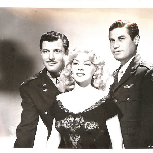 Fotografía promocional de la película 'Marriage Is a Private Affair' (1944)