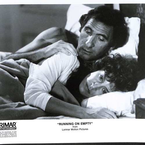 Fotografía promocional original de la película 'Running on Empty' (1988) - Judd Hirsch y Christine Lahti