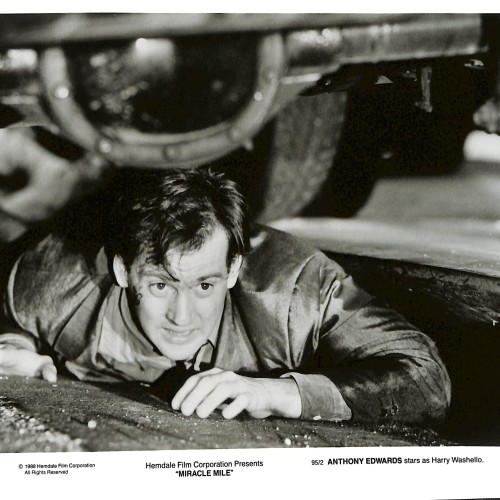 Fotografía publicitaria original de la película 'Miracle Mile' (1988) protagonizada por Anthony Edwards