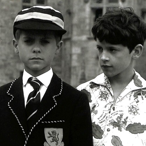 Fotografía original en blanco y negro de dos niños