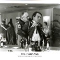 Fotografía publicitaria de la película The Package (1989)