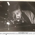 Fotografía publicitaria de prensa (Press Still) de John Wayne en la película 'McQ'