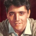 Postal fotográfica de Sacha Distel editada por Postal Oscar Color S.A.