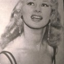 Fotografía impresa en blanco y negro de actriz clásica