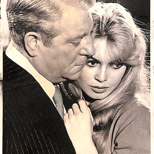 Fotografía promocional de Jean Gabin y Brigitte Bardot