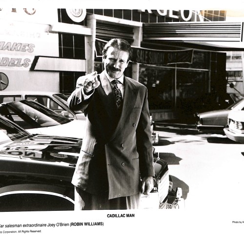 Fotografía publicitaria de prensa (press still) de la película 'Cadillac Man' (1990)