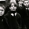 Fotografía original en blanco y negro, posiblemente de la película 'Los chicos del coro'