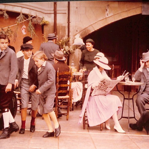 Fotografía en color de escena costumbrista o rodaje