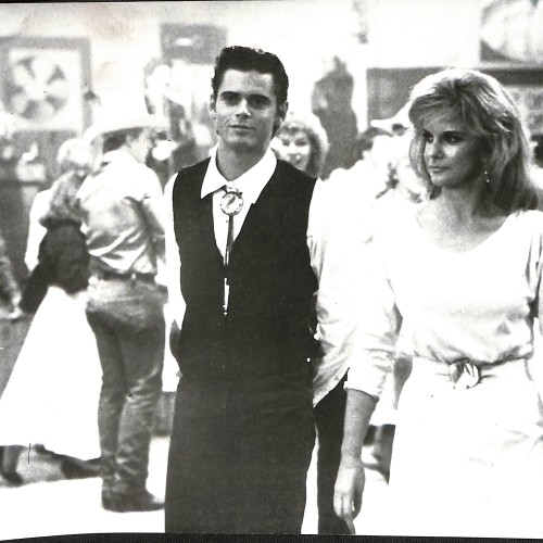 Fotografía publicitaria de C. Thomas Howell en blanco y negro