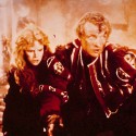 Fotografía impresa de una escena de película con personajes de época
