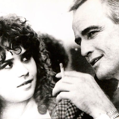 Fotografía en blanco y negro de la película 'El último tango en París' con Marlon Brando y Maria Schneider