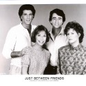 Fotografía promocional de la película "Just Between Friends"