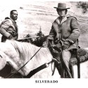 Fotografía promocional (lobby card) de la película Silverado (1985)