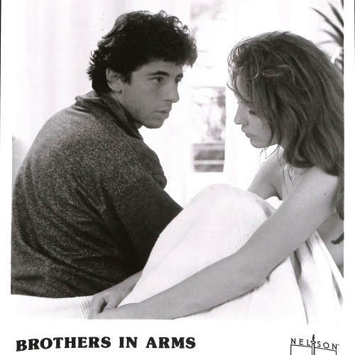 Fotografía promocional de la película "Brothers in Arms" (1989)