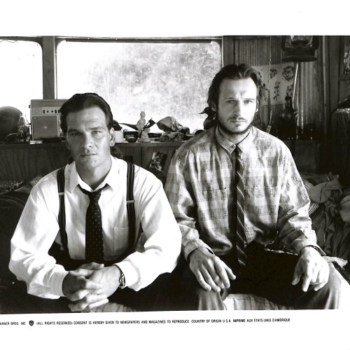 Fotografía promocional de prensa original de la película "Next of Kin" (Con su propia ley) con Patrick Swayze y Liam Neeson