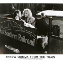 Fotografía promocional de la película Throw Momma from the Train