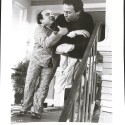 Fotografía promocional de la película "Throw Momma from the Train" (Tira a mamá del tren)