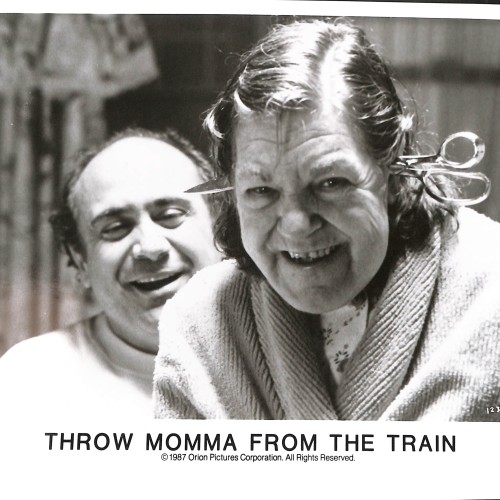 Fotografía promocional de la película Throw Momma from the Train