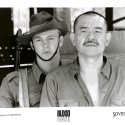 Fotografía promocional de la película "Blood Oath" (1990)