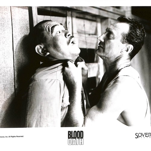 Fotografía publicitaria (Press Kit) de la película "Blood Oath" (1990)